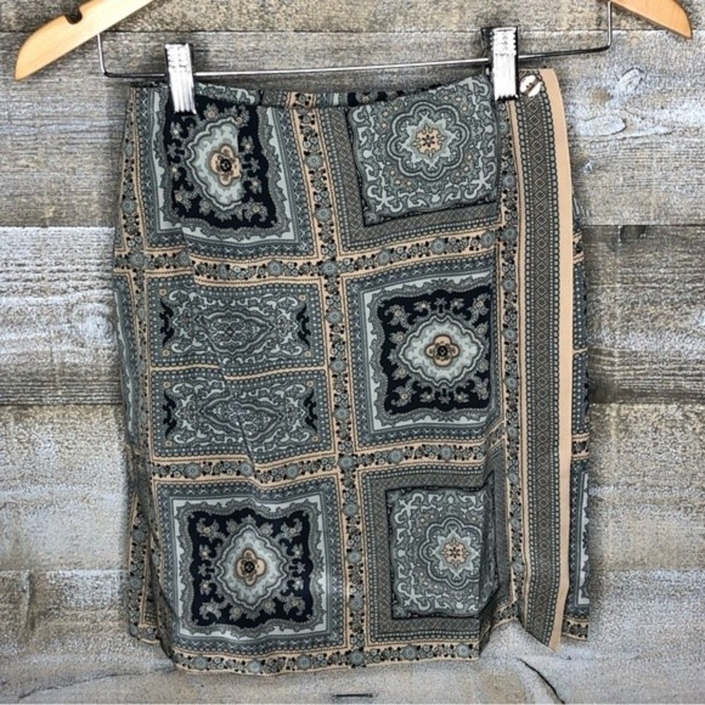 Talbots petites size 4 pure silk paisley 100% silk mini skort size 4